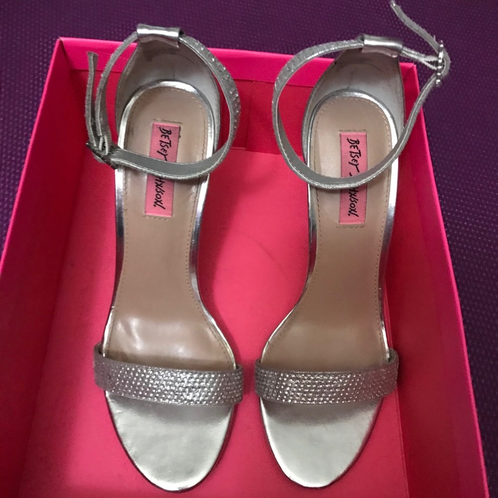 High heels 👠